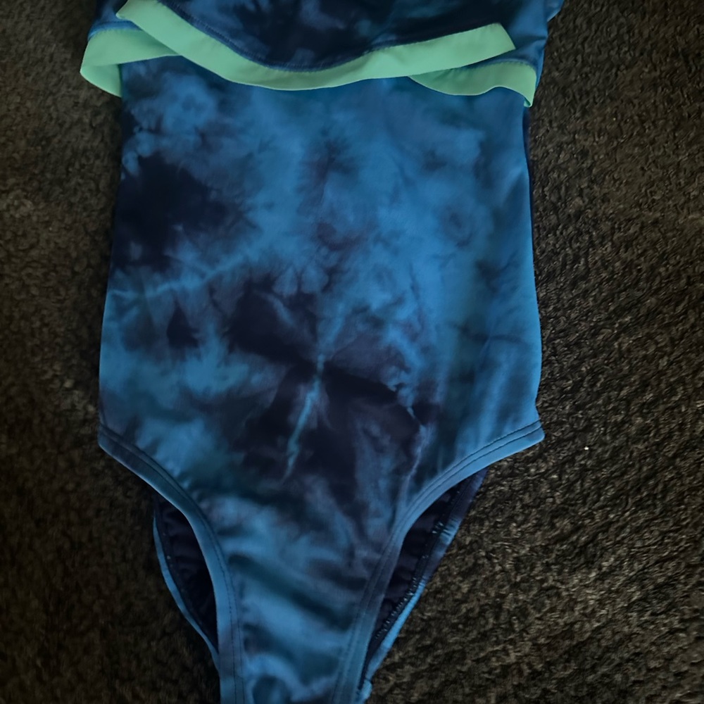 Swimsuit - Picture 4 of 7